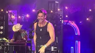 JAKE OWEN SINGS I WAS JACK (YOU WERE DIANE) LIVE IN FLORIDA #sfrose #jakeowen #countrymusic #fyp 