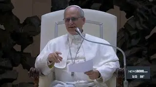 Pope Leo meets with journalists