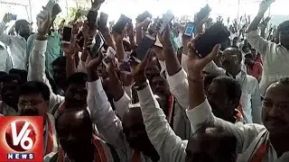 Clash Between Two Groups In Medak Congress Leaders Meeting | V6 News