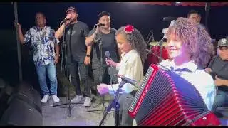😉GC y Andrea Sofia está presentación es  para ustedes 🎤