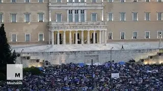 Thousands gather in Athens, Greece for pro-referendum rally | Mashable