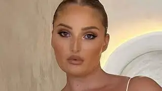 Riley Hemson Curvy Model 💯🔥~ Curvy Plus Size Model ~ Biography, Wiki & Facts.