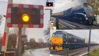 Class 60007 &lsquo;Sir Nigel Gresley&rsquo; at Rossington Level Crossing, South Yorkshire 