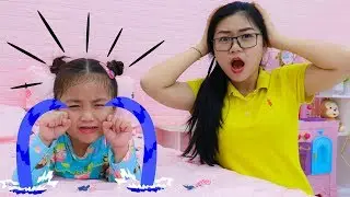 Auntie Pretend Play Taking Care of Sick Kid