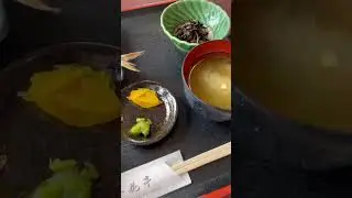 Японский традиционный обед - рыба, рис, мисо и закуски 🥢