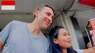 Local Girl Excited To Meet A Foreigner In Jakarta 🇮🇩