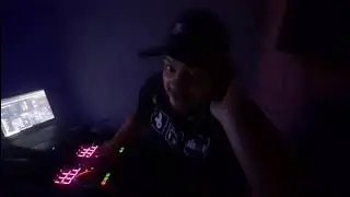 DJ ZL discotecando 