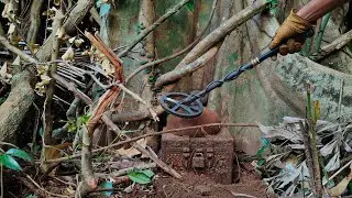 🔥I Can't Believe 😱 What is Inside The Ancient Mystery Box❌#treasurehunt #metaldetecting #ancient
