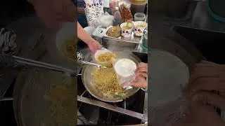 Pinipilahang Pansit BATO sa Cubao #phillipinesstreetfood #pansitbato