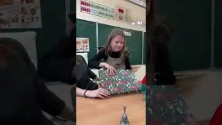 детям сказано,что в коробке фото любимого ученика ,но в коробке лежало зеркало.. #школа #отношения