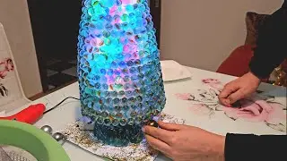 Делаем красивую рождественскую елку из сотен стеклянных шариков