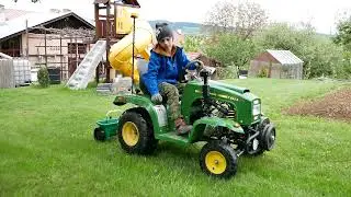 Hnojenie trávnika s John Deere   29.5.2021
