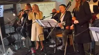 Latviesšu sievietei - Čikāgas piecīši