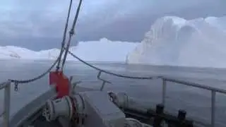 Midnight cruise in Ilulissat Icefjord