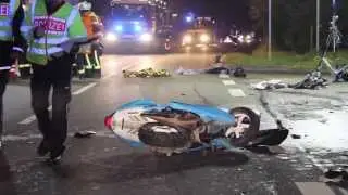 Frontalcrash mit Roller 2 Schwerverletzte -- Mundelsheim [ Feuerwehr in Einsatz | Tr&uuml;mmerfeld ]