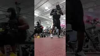 Chest day Monday with Prizzie Price
