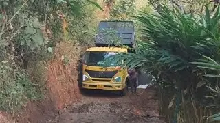 Eicher pro 2095 xpt unloading | #eicher #youtubeshorts #youtube #tipper 