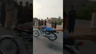 Honda CG125 VS Kawasaki GT250 Drag Race 2025