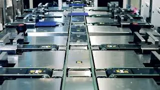 Solar cells are moving along the conveyor