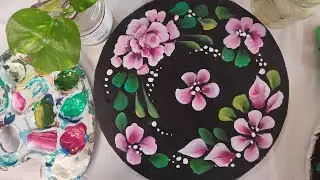 איך לצייר פרחים במשיכת מכחול אחת