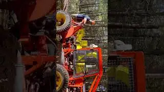 #tree#lovewhereyoulive #outdooradventure #logging #landscape #forest #chipping #tractor