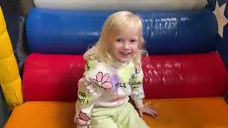 Maya at the entertainment center in Marseille/Майя в развлекательном центре в Марселе