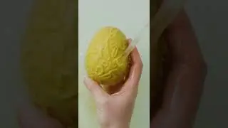 Fab Egg Bubbleroon : LUSH Easter 2025