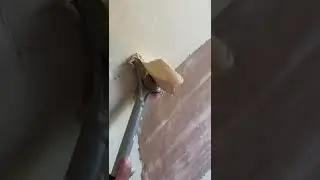 Removing walls paper! Using hot water and a blade scraper 🔥