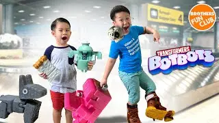 BotBots Series 5 with Golden Bot Bots : Everyday Objects Transform into Robots