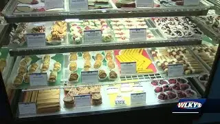 Dog bakery in Louisville making festive holiday treats for your pet