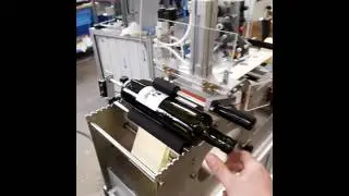 ENOLMAC SRL - Self-adhesive semiautomatic labeller MARTE QUADRO-N