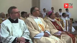 Biskup Andrzej Jeż poświęcił świątynię w Słopnicach