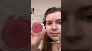 Anyone else obsessed with cream blush? 🙋&zwj;♀️💕 Milani&rsquo;s cheek kiss in merlot moment 💋#glowyskin