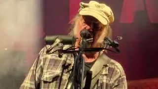Neil Young and the Chrome Hearts: 