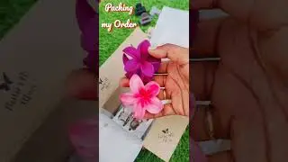 packing my order 💕🎀. #GirlsAccessories #CuteAccessories #ScrunchiesOfInstagram   #AccessoryAddict