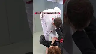 Collar Sleeve Omoplata vs Straight Leg Defense