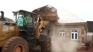 СПЕЦОТРУД В АУТИ СНОСИТ ДОМА, СВЯЗАННЫЕ С ПОХИЩЕНИЕМ ЛЮДЕЙ И ДЕЯТЕЛЬНОСТЬЮ, СВЯЗАННОЙ С КУЛЬТОВЫМ...