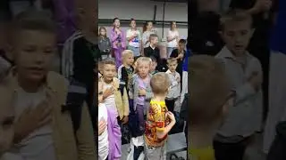 Ukrainian children sing the Ukrainian anthem in a bomb shelter on September 1.  #ukrainianchildren