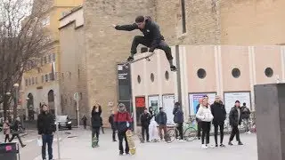 Macba Life - Javier Su&aacute;rez is on Vans Spain