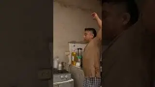 mirando redes #funny #comedy #humor #celular #viralshort #comedia #tiktok