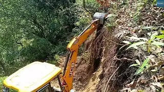 JCB Backhoe Loader-Cutting Hill Making New Track-Skillful JCB Operator