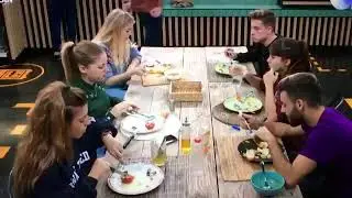 Raoul Alimenta a Aitana - Miriam se Da Cuenta de Algo