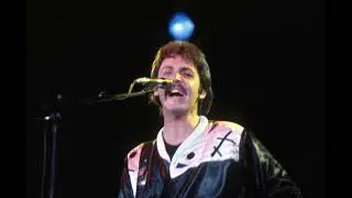 Paul McCartney - Let 'Em In (Downmix)
