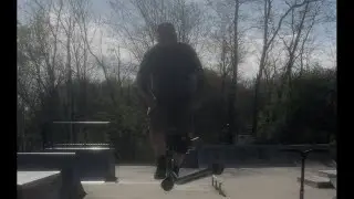Double tailwhip attempts 32 days after tearing ACL #skatepark