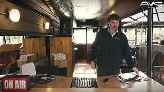 Loïc - AVG Electic Café x AVG Recordstore #MusicBeforeBreakfast