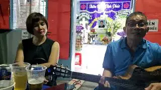 Ca Nhạc Sĩ Chế Phi hát tại đám tang cũa Nhạc Sỹ Lê Quốc Dũng