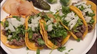 Tacos de lengua de res en nuestro Labor Day weekend 