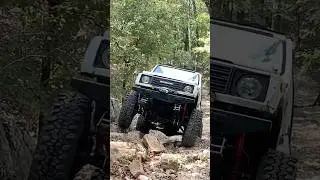 Samurai on Toyota axles with yj springs and 35s crawling #toyota #4x4 #offroad #suzukisamurai