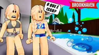 TINHA ALGO ESTRANHO NA NOSSA PISCINA  | Historinhas Brookhaven RP | Roblox