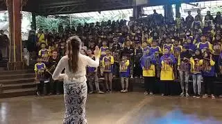 Ansamble angklung : Laskar Pelangi